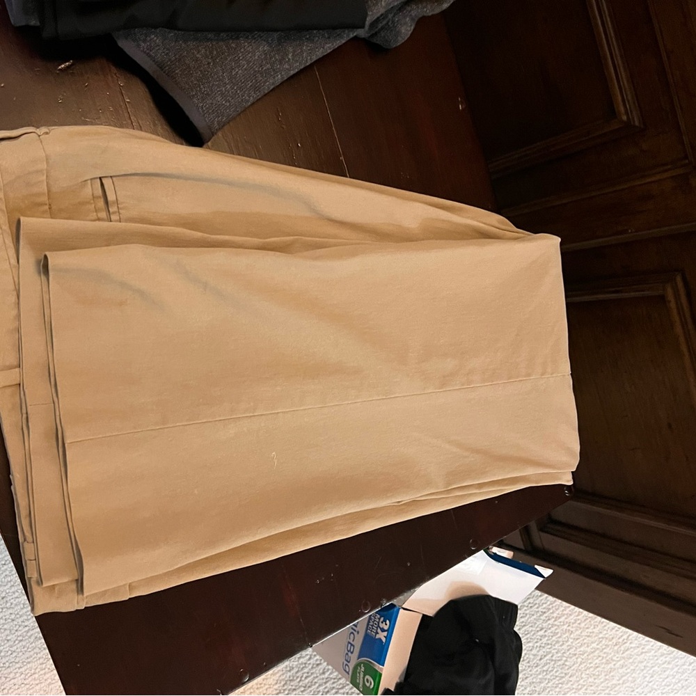 Like new 8s The Limited khaki dress pants… never worn